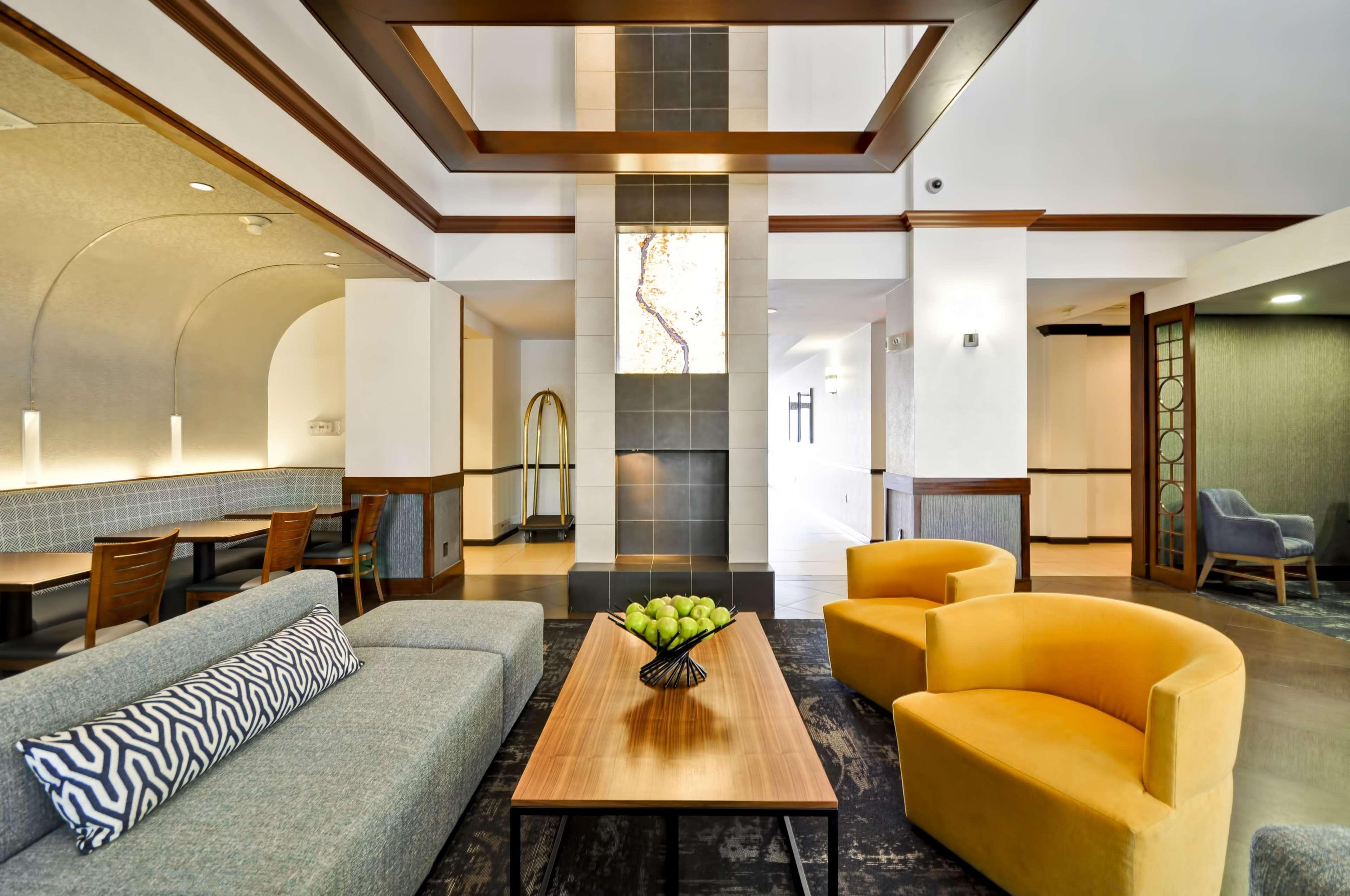 Hyatt Place Albuquerque Uptown Exterior photo