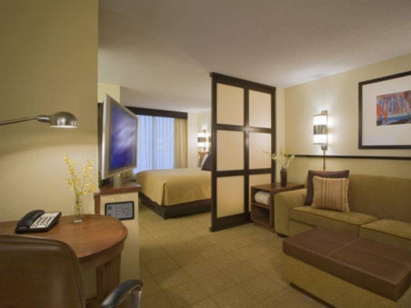 Hyatt Place Albuquerque Uptown Exterior photo