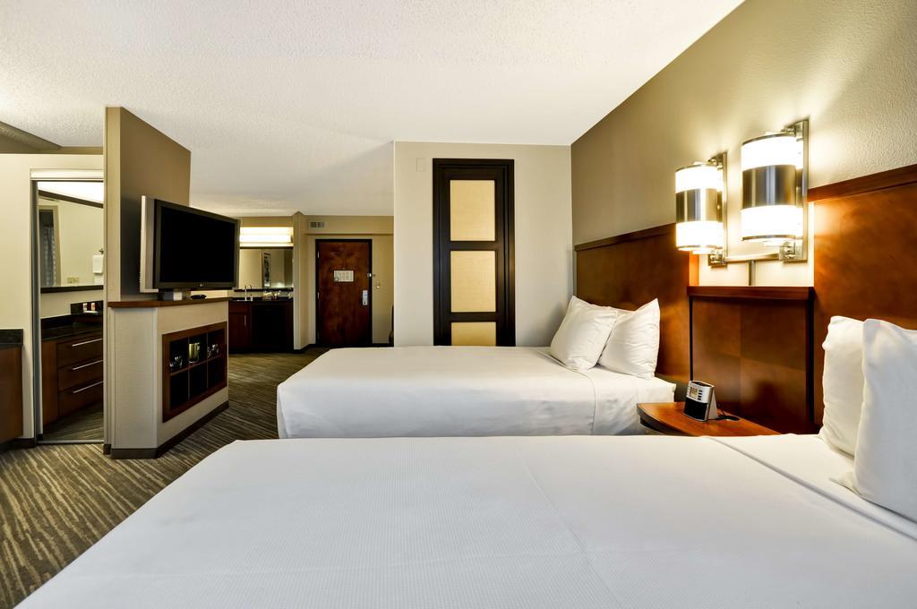 Hyatt Place Albuquerque Uptown Exterior photo